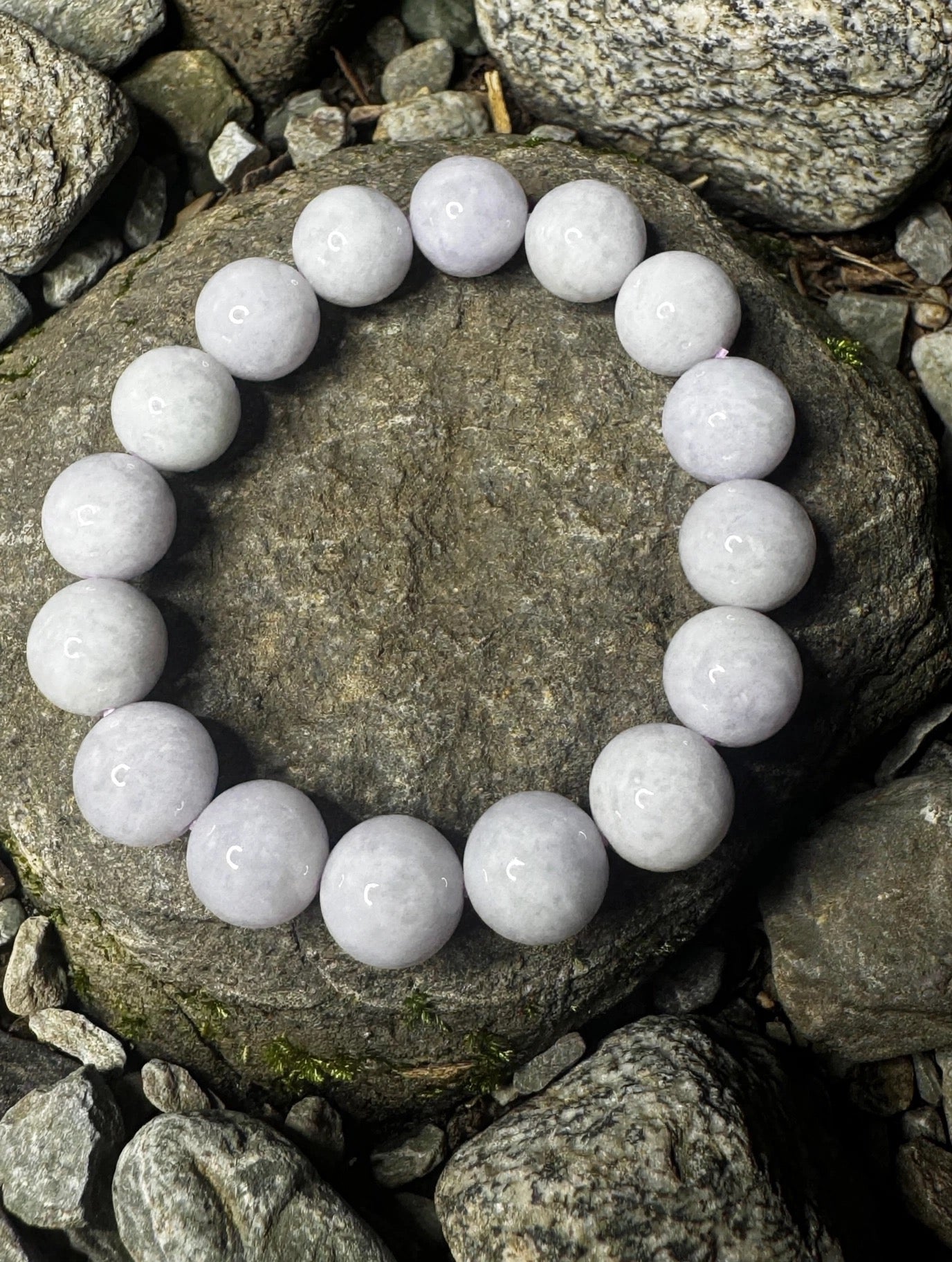 Elegance in Serenity: Natural Lavender Jade Bead Bracelet