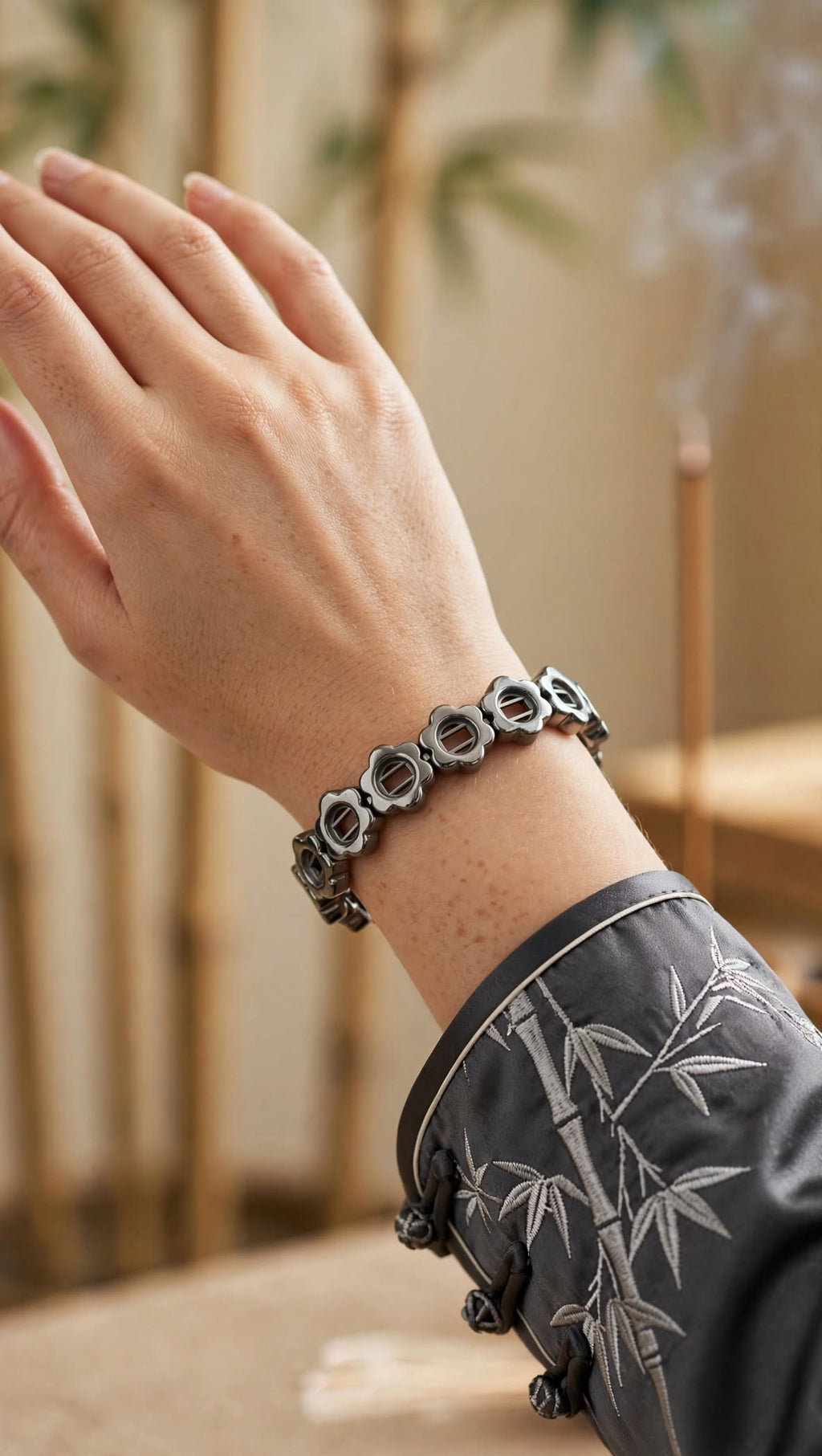 Natural Sodalite Chunky Chip Bracelet with Clear Quartz Focal Bead