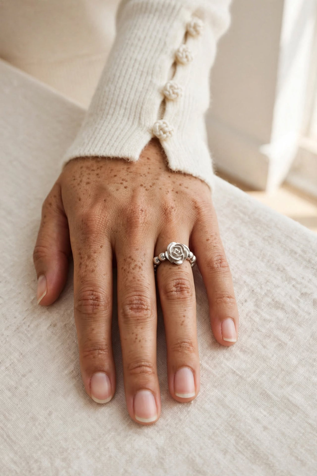 Natural Terahertz Stone Carved Rose Beaded Ring