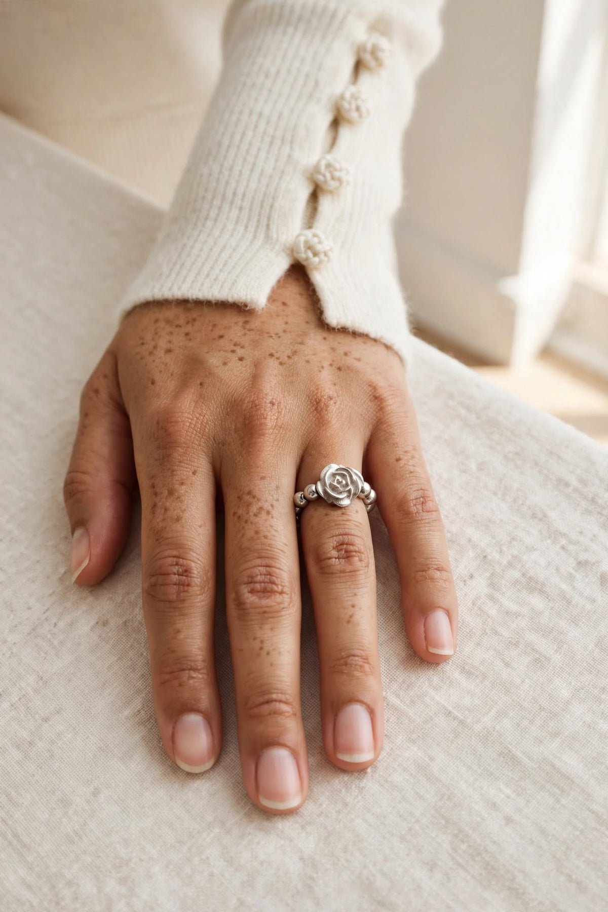 Natural Terahertz Stone Carved Rose Beaded Ring